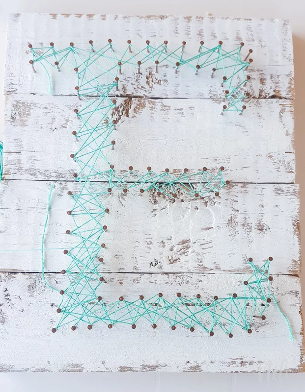 String Art Letter Initial | DIY | Teal | Easy craft for kids | Farmhouse | Vintage | Tutorial | Home Decor | Pattern | Corde | Inspiration | Initiale