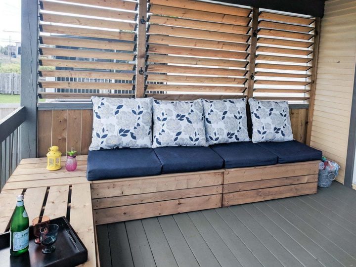 The final result of the outdoor modular seating with storage