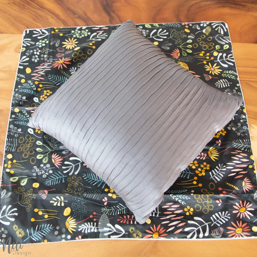 How to make throw pillow covers from euro size pillow case. Here's an easy and simple no sew way to transform the euro pillow covers into a smaller size. #Tutorial #pillowcase #diy #throwpillow
